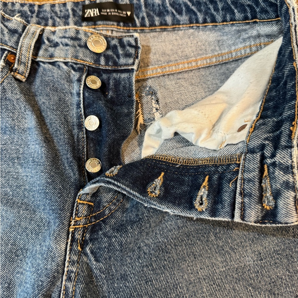 SOLD Zara Light Blue High Waist Crop 90’s Jean With Raw Hem Size 4 - Picture 3 of 14